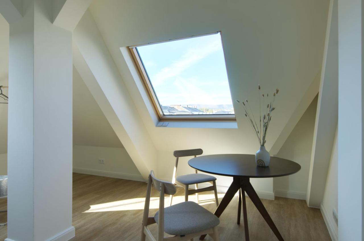 Vonbehling Boutique Apt. - Blick Ueber Die Daecher Wiesbaden Esterno foto